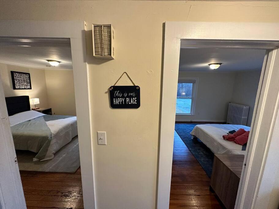 The Yellow Door 3-Bedroom Downtown Near Vt&Ru Radford Exterior foto